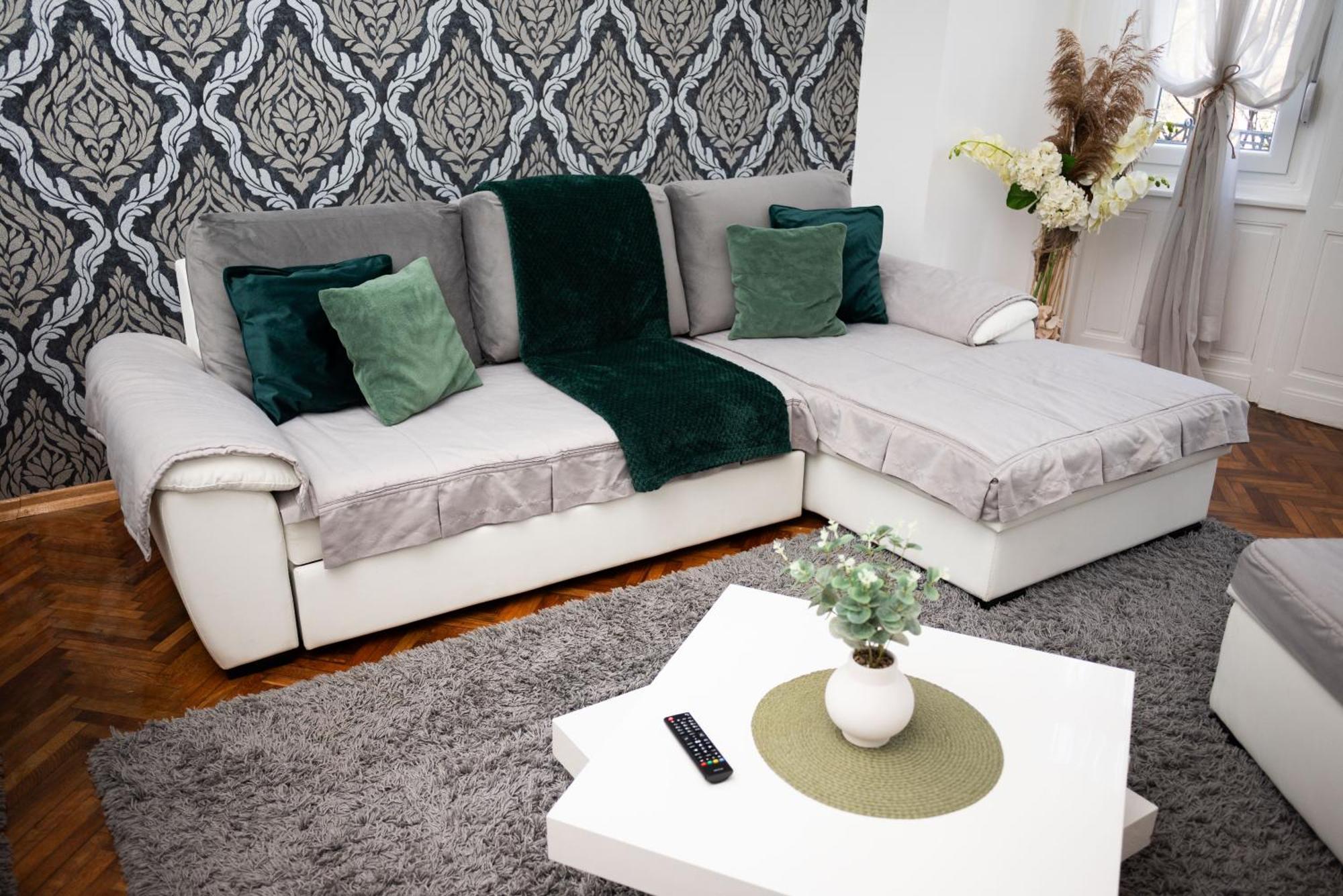 Apartment Primula Суботица Екстериор снимка